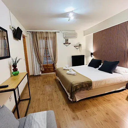 Hostal La Colonial Country house Madrigal de la Vera