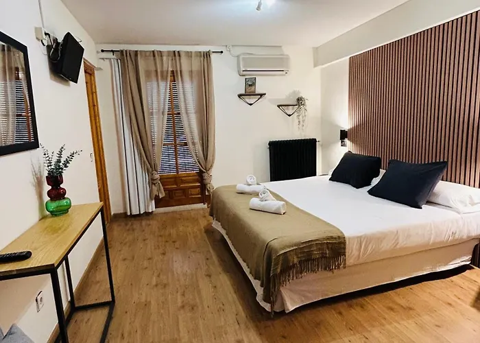 Hostal La Colonial Country house Madrigal de la Vera